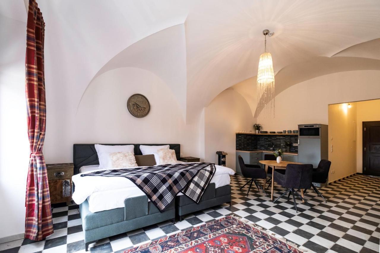 Knize Ferdinand Apartments Mikulov Kültér fotó
