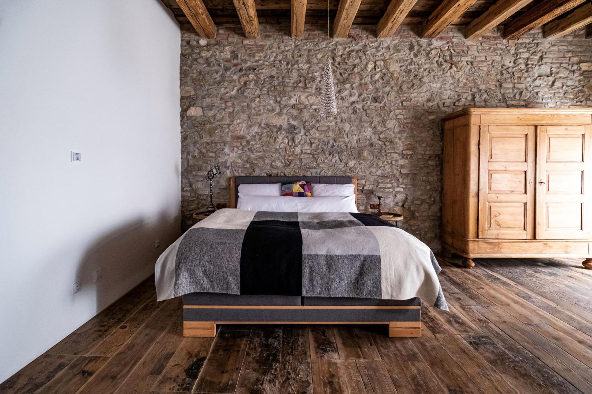 Knize Ferdinand Apartments Mikulov Kültér fotó