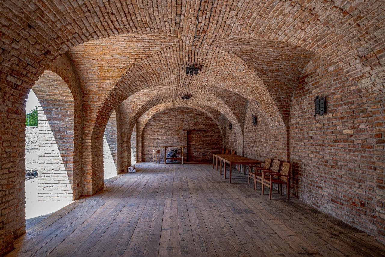 Knize Ferdinand Apartments Mikulov Kültér fotó