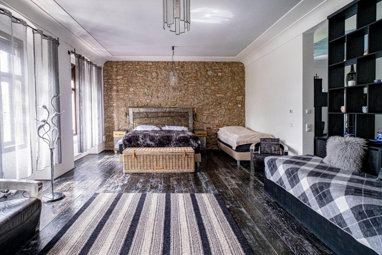 Knize Ferdinand Apartments Mikulov Kültér fotó